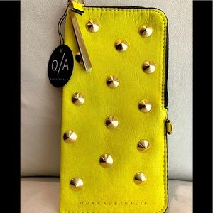 Quay yellow studded soft sunglasses case
